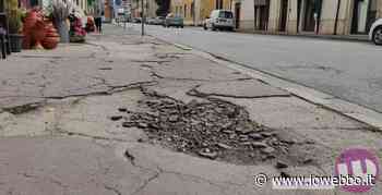 SORA - NON SOLO STRADE, OCCHIO PURE AI MARCIAPIEDI - ioWebbo