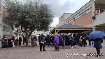 L'assalto alle carte d'identità, Gualtieri si scusa per i disagi. E dal M5s arriva proposta di collaborazione