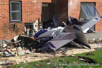 Light aircraft destroyed after crashing into property in Oxfordshire - Dudley News