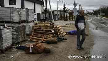 Esecuzioni di massa dopo le torture, l'orrore trovato dai soldati ucraini tornati a Bucha - la Repubblica