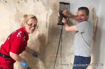 Mitarbeiter einer Firma im Landkreis Coburg schaffen Wohnraum für Flüchtlinge aus der Ukraine. - Fränkischer Tag