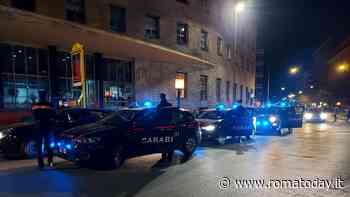 Il maltempo non ferma la movida, 17 giovani multati perché bevevano in strada