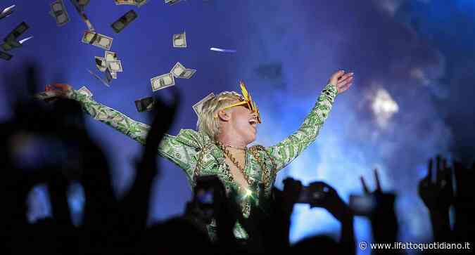 Miley Cyrus ha il Covid, salta la sua esibizione ai Grammy: “Ho preso il virus ma ne è valsa decisamente la pena”