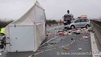 Schwerer Unfall bei Lochheim: Osterdeko und Geisterfahrer auf der Autobahn