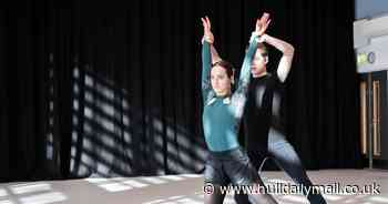 Hull ballet dancer to tour the country in exceptional new show - Hull Live