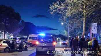 Modena, ennesimo incidente all'incrocio di via Respighi - La Gazzetta di Modena