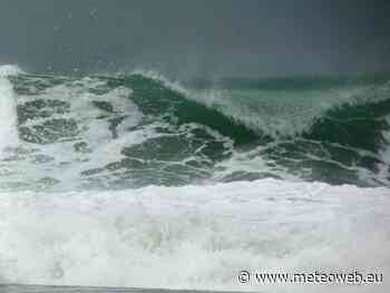 Maltempo: mare agitato e vento forte, collegamenti a singhiozzo tra Capri e Napoli - MeteoWeb