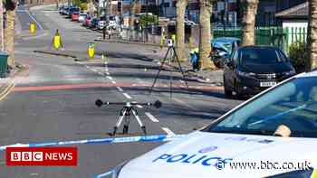 Two dead and two injured after car hits tree in Coventry - BBC