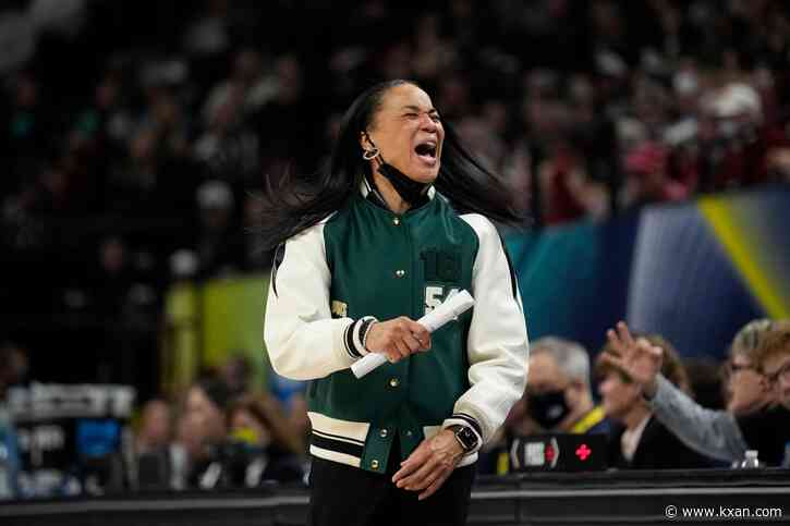 Champs! South Carolina rolls UConn for national championship