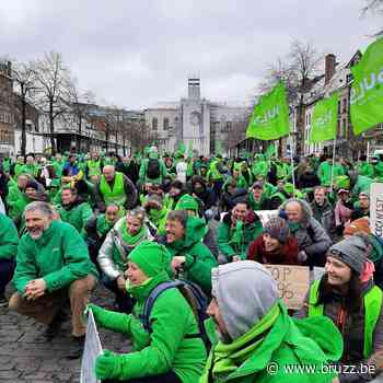 Christelijke vakbond voert actie in Brussel voor leefbare lonen - BRUZZ