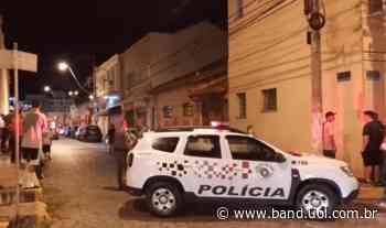 Homem é morto a tiros na região central de Lorena - Band Jornalismo