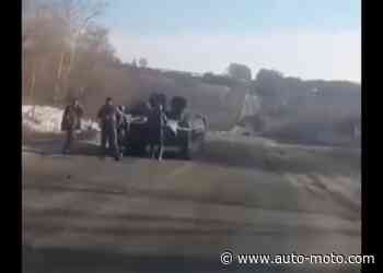 En Ukraine, certains automobilistes n'hésitent pas à se moquer des chars d'assaut russes - Auto-Moto