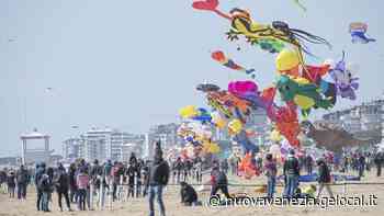 Domenica di sole, mille aquiloni da tutta Italia nel cielo di Jesolo - La Nuova Venezia