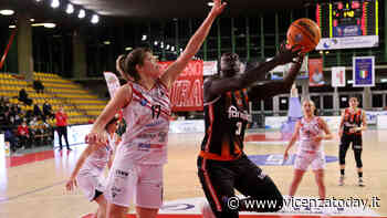 Il Famila Schio vince 38-82 contro la Gesam Lucca ridotta ai minimi termini - VicenzaToday