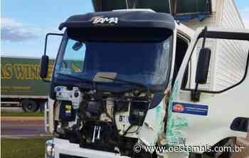 Acidente entre dois caminhões é registrado em Faxinal dos Guedes - Oeste Mais