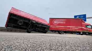 Windböen auf der A4: Fahrer muss Anhänger mit Spanngurt sichern - Thüringische Landeszeitung