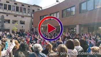 Flash mob delle alunne e degli alunni dell'IC Molassana-Prato: le strade del quartiere si colorano di pace - GenovaQuotidiana