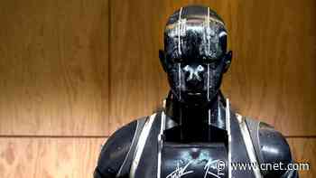 Seven Secrets About the Amazing Spider-Man Robot video     - CNET