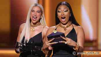 Grammys 2022: Drei Mode-Momente für die Ewigkeit - Gala.de