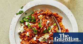 Thomasina Miers’ recipe for Greek lamb, tomato and feta orzo - The Guardian