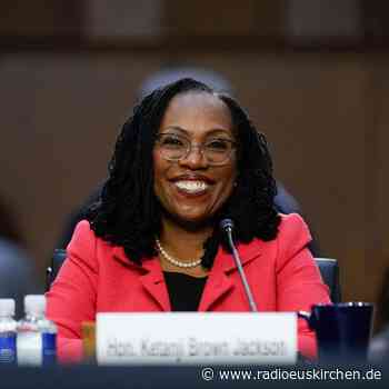 Bidens Kandidatin für den Supreme Court nimmt wichtige Hürde - radioeuskirchen.de