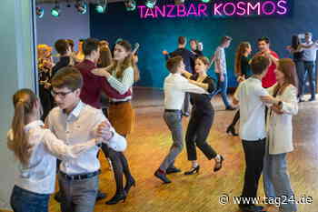 Chemnitz: Immer schön im Takt! Junge Paare tanzen für den Opernball an - TAG24