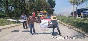 Contaminación de asfaltadora en Mariano Escobedo culpa de la PMA - plumas libres