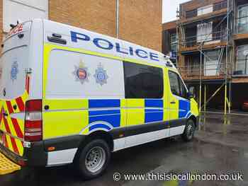 Biggin Hill Bromley: Man arrested after drugs found