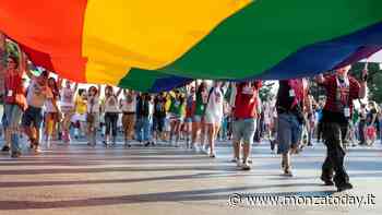 Monza Pride 2022: carri, trenino per i bimbi e famiglie arcobaleno - MonzaToday