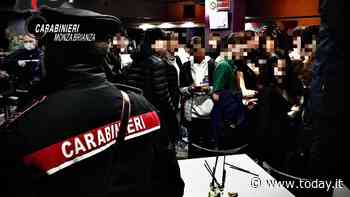 Discoteca abusiva nel sotterraneo di un bar: dentro 400 ragazzini (senza mascherina) - Today.it