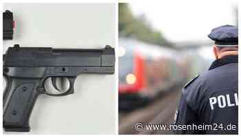 Zugchaos in Bad Aibling am Montag: Jungen haben mit Waffe auf Mann (72) gezielt und durchgeladen