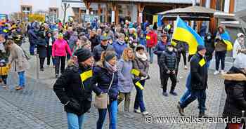 Ukraine-Kundgebung und verkaufsoffener Sonntag in Daun gut besucht - Trierischer Volksfreund