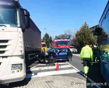 Scontro sulla circonvallazione di Fossano: un ferito lieve e traffico a lungo bloccato [FOTO] - TargatoCn.it