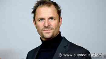 Bad Hersfeld: Philipp Hochmair mit "Schiller-Balladen-Rave" - Süddeutsche Zeitung - SZ.de