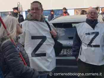 Modena, i No Green Pass sfilano con la Z di Putin e dell’invasione russa - Corriere della Sera