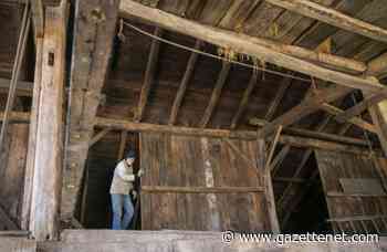 A barnful of memories: Community turns out to empty historic Amherst barn - GazetteNET