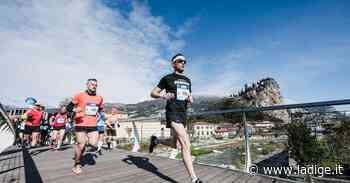 Maratona Lake Garda 42, che spettacolo in riva al lago: duemila partecipanti, metà erano donne, tantissimi stranieri - l'Adige