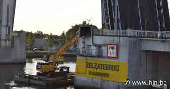 Werken aan cilinders Zelzatebrug duren langer dan voorzien - Het Laatste Nieuws