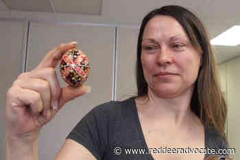 Red Deerians learn Ukrainian art of Pysanka egg crafting – Red Deer Advocate - Red Deer Advocate