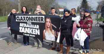 Vlaams Belang voert actie tegen hoge brandstofprijzen: “We betalen ons blauw” - Het Laatste Nieuws