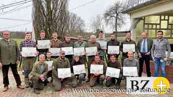 16 Peiner Jungjäger bestehen „Grünes Abitur“