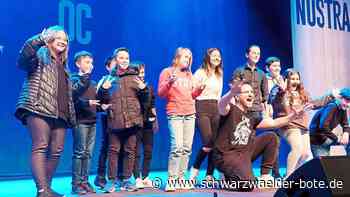 Komiker Özcan Cosar in Balingen - Vom Spagat zwischen Maul- und Dönertasche - Schwarzwälder Bote