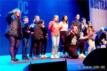 Organisierte Comedy in Balingen: Özcan Cosar hält der Gesellschaft den Spiegel vor - Zollern-Alb-Kurier