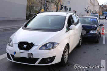 Unfall in Dresden: Crash zwischen drei Autos sorgt für Stau und zwei Verletzte - TAG24