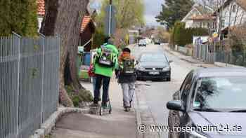 Ein halber Meter mehr Sicherheit: Gehweg an Großkarolinenfelder Hauptverkehrsachse wird verändert