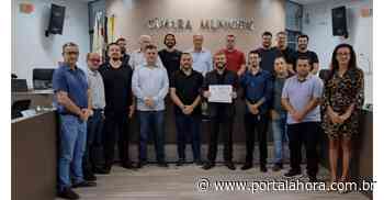 Câmara de Imbituba presta homenagem aos 22 anos de carreira da Banda Mandacaru - Portal AHora