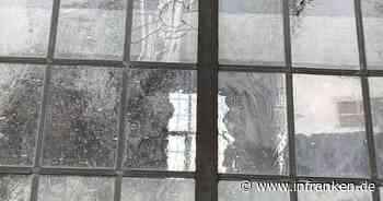 Rödental: Unbekannte beschädigen Fenster der Christuskirche