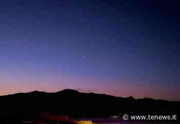 Tre puntini luminosi all’alba mattutina - tenews.it