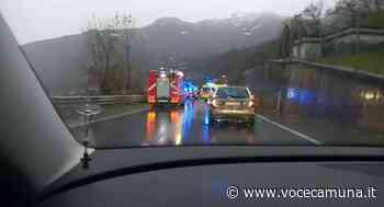 Incidente all'alba nella galleria Covelo: 8 persone coinvolte, nessun ferito ma traffico in tilt sul Sebino - Radio Voce Camuna