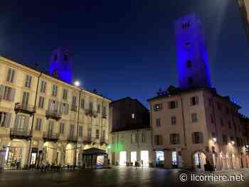 Alba: i monumenti tornano a illuminarsi di blu in piazza Risorgimento per la Giornata mondiale della consapevolezza dell'Autismo - Il Corriere di Alba, Bra, Langhe e Roero